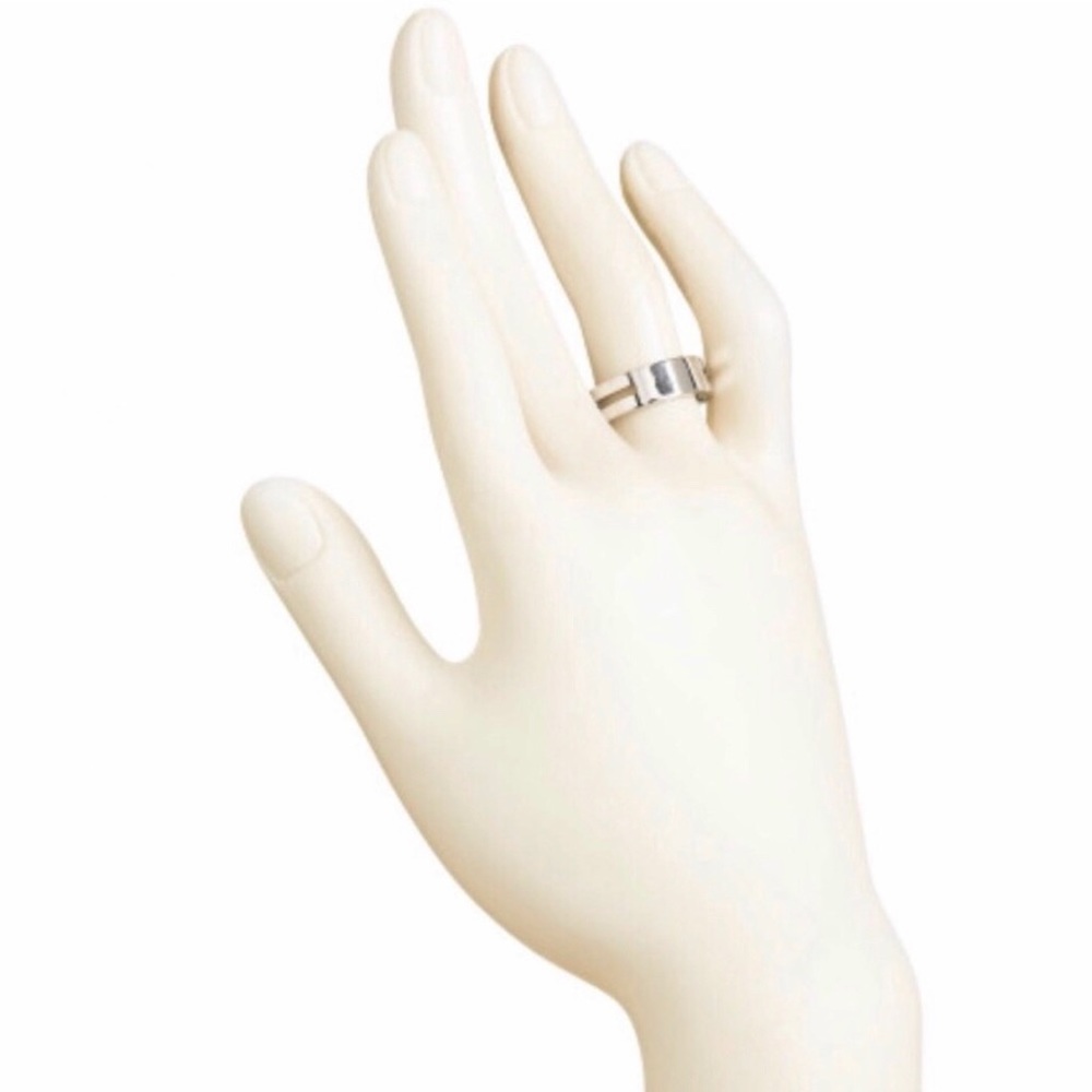 New Authentic GUCCI Trademark Ring w/ Cut Out Band - Picture 3 of 8